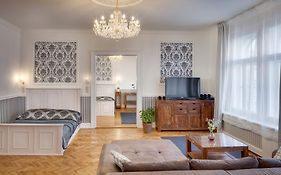Veleslavinova - Old Town Apartment